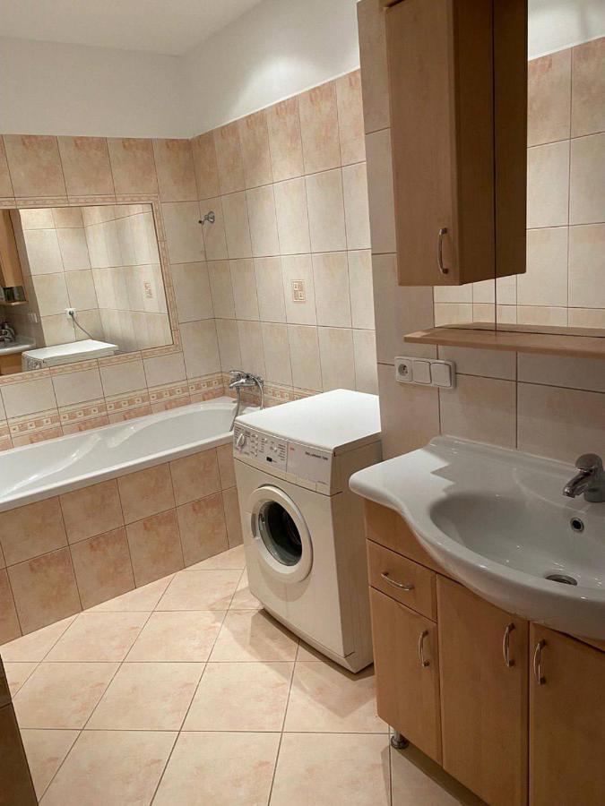 Apartments Tomkova Hradec Králové Eksteriør billede