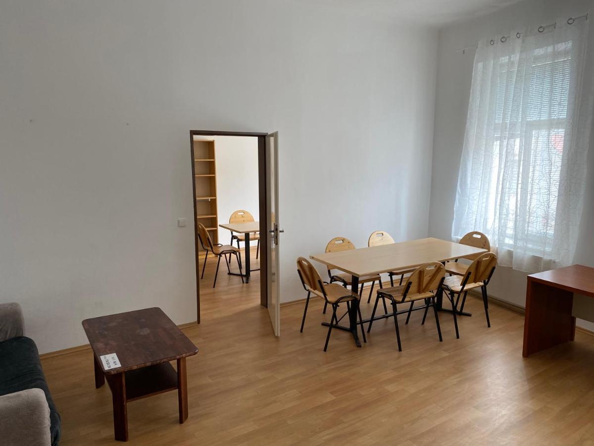 Apartments Tomkova Hradec Králové Eksteriør billede